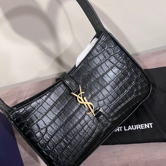 SAINT LAURENT LE 5 À 7 IN CROCODILE-EMBOSSED SHINY LEATHER YSL Hobo bag - Picture 6 of 13